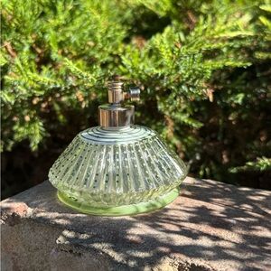 Antique Art Deco De Vilbiss Green Atomizer Perfume Bottle w/Sterling Silver Top